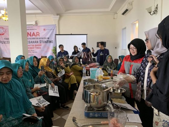 Mahasiswa KKN-T Inovasi IPB Bersama Divisi CSR PT. Cemindo Gemilang Melakukan Edukasi Pencegahan Stunting Melalui Seminar Serta Demo Masak