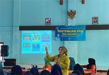 Mahasiswa KKN-T Inovasi IPB University Menggelar Pendampingan Manajemen Bank Sampah dan Pembuatan Eco Enzyme