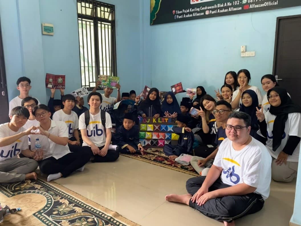 Kunjungan Panti Asuhan Tim Buluh 3 UIB