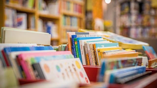 Membangun Guru Unggul melalui Pengembangan Kompetensi Multidimensi