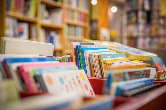 Membangun Guru Unggul melalui Pengembangan Kompetensi Multidimensi