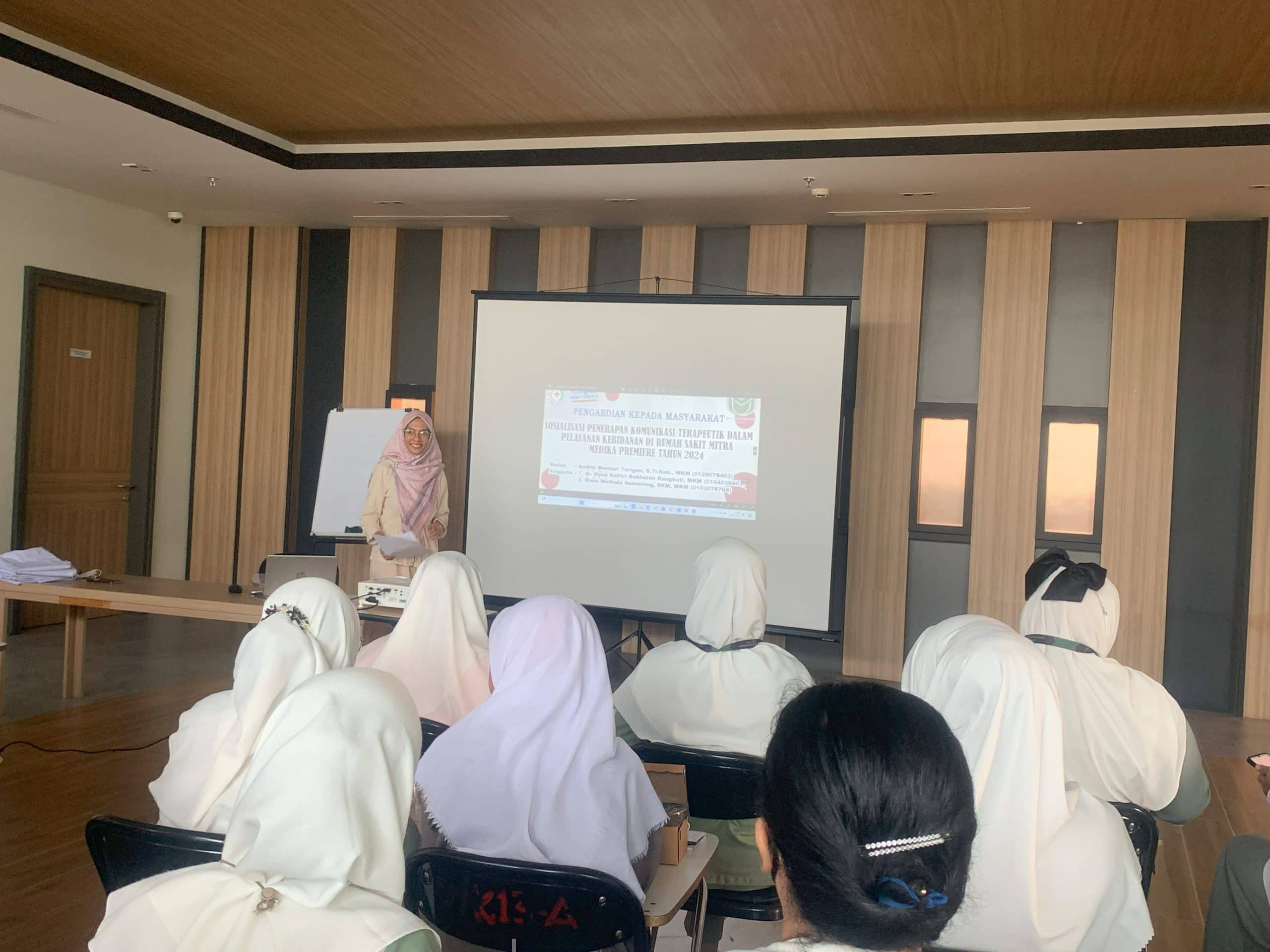 Penerapan Komunikasi Terapeutik dalam Pelayanan Kebidanan di Rumah Sakit Mitra Medika Premiere