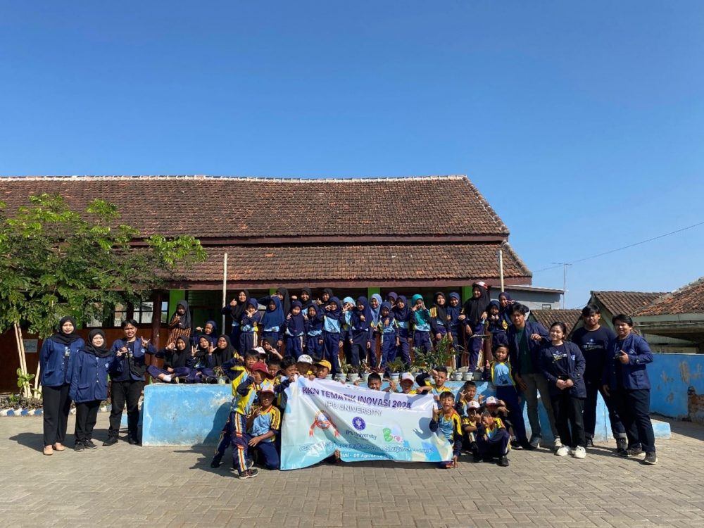 Pentingnya Mencintai Alam, Mahasiswa KKN-TI IPB University menggelar Sekolah Alam di SDN 02 Desa Bendosari, Kabupaten Malang