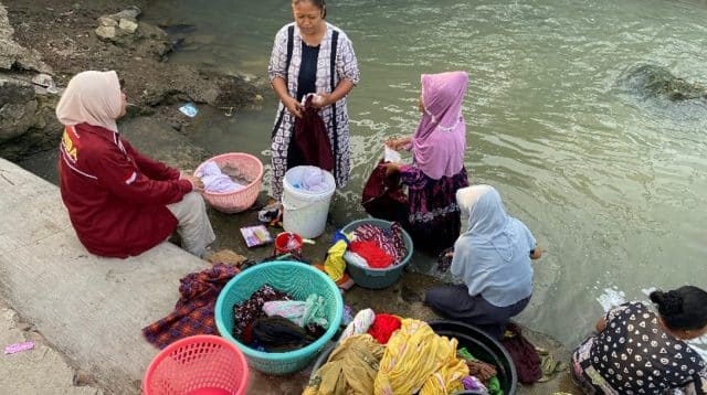 Ibu-Ibu di Margaluyu