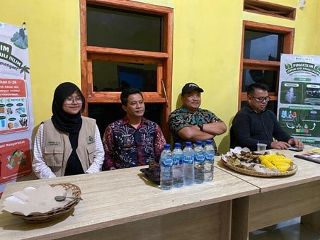 Monitoring Pihak UPI ke TPS 3R Desa Cimenyan