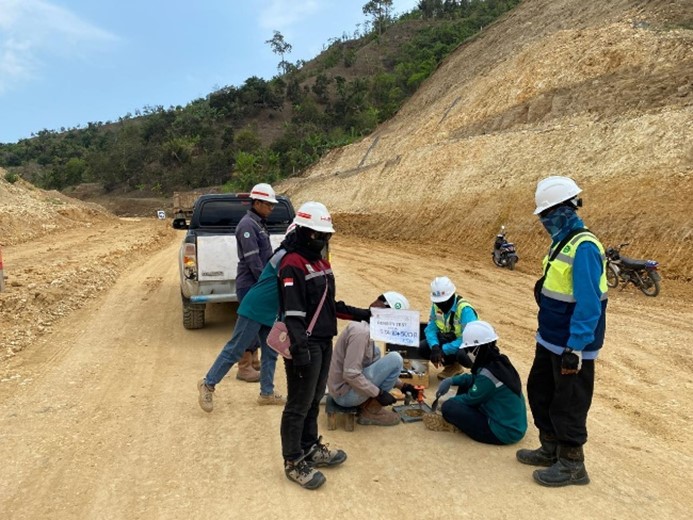 Mahasiswa UPN ‘Veteran’ Jawa Timur Terjun dalam Proyek Pembangunan Jalan Lintas Selatan Lot 1A melalui Magang MBKM bersama PT. Hutama Karya (Persero)