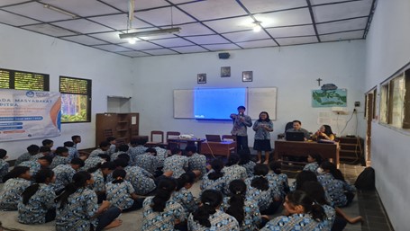 Pemanfaatan Media Pembelajaran (Capcut dan Canva) untuk Meningkatkan Efektivitas Pembelajaran Visual pada Siswa SMP Kanisius Sumber Muntilan