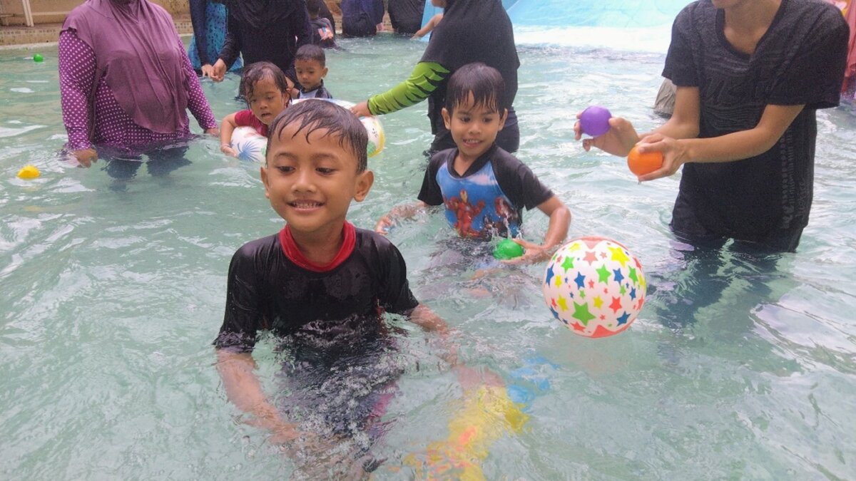 Puncak Tema TK Az-Zahra Surabaya