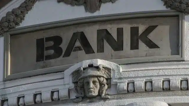 Apakah Lulusan Ekonomi Pembangunan Selalu Bekerja di Bank?