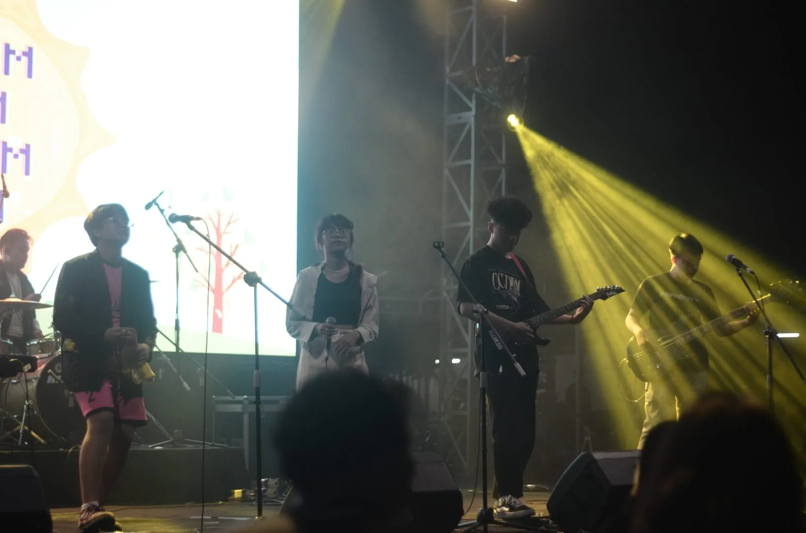 Band Haledey di Acara OpusFest 3 Universitas Negeri Malang