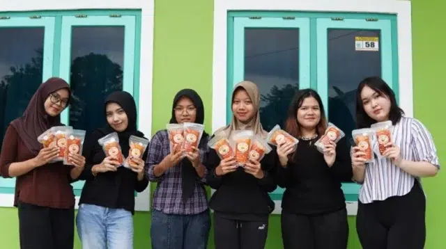 Branding Produk Cemilan Kekinian