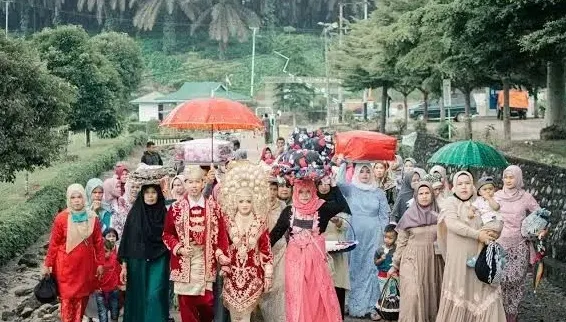 Tradisi Pernikahan di Minangkabau: Tradisi Alek Bajawek di Nagari Koto Baru, Kecamatan Koto Baru, Kabupaten Dharmasraya