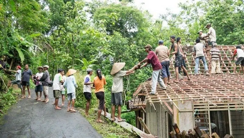 Gotong Royong di Kaliurang