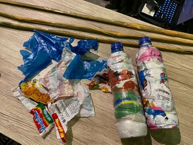 Ecobrick yang telah selesai dibuat oleh peserta