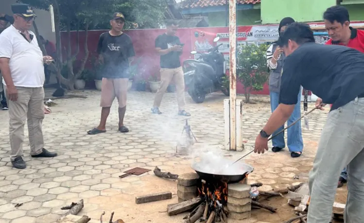 Limbah Plastik Jadi Paving Block 