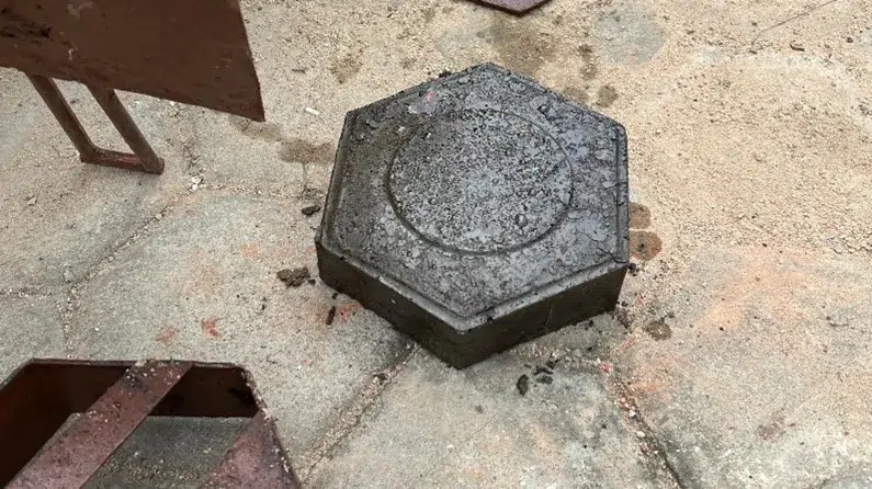 Limbah Plastik Jadi Paving Block 