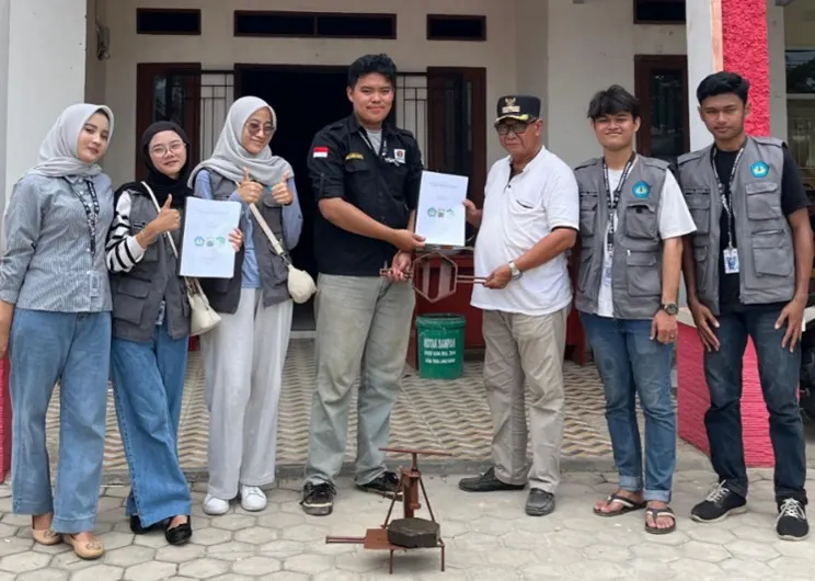 Limbah Plastik Jadi Paving Block 