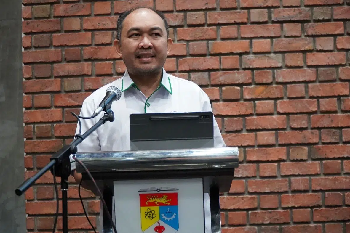 Ismail Suardi Wekke, Cendekiawan Muslim Indonesia