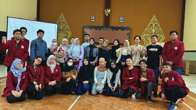 Mahasiswa IVET Semarang Bangkitkan Kesehatan dan Budaya lewat Jamu Tradisional.