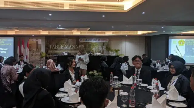 Mahasiswa BISPRO UPNVJT Latih Etika Profesional di Hotel Platinum