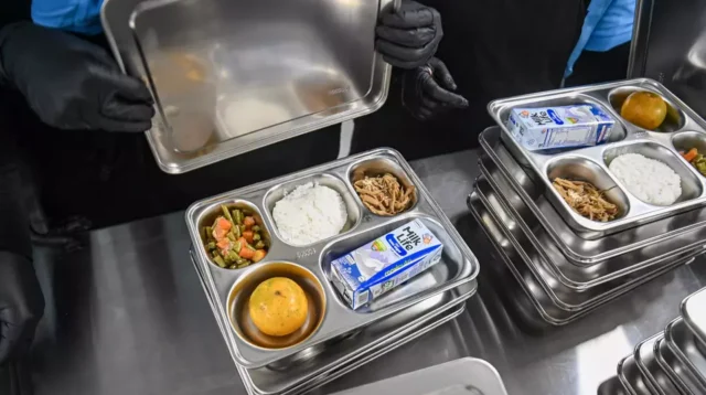 Kenyang oleh Janji, Lapar akan Keadilan
