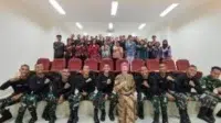 Serunya Mahasiswa BISPRO Kelas Bersama Murid Akademi TNI Angkatan Laut dengan Narasumber “Bule Suroboyo”