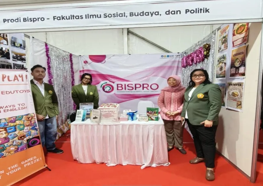 Prodi Bahasa Inggris untuk Komunikasi Bisnis dan Profesional UPN “Veteran” Jawa Timur Ikut Serta Pameran Inovasi, Hilirisasi, dan Open Campus Yang Dihadiri Wamendiktisaintek