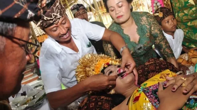 Potong Gigi Tanda Kedewasaan? Tradisi Metatah Bali Miliki Banyak Makna bagi Penduduknya