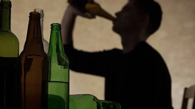 Perubahan Keterampilan Interpersonal Sosial Akibat Kecanduan Alkohol pada Remaja