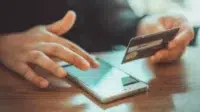 Transaksi digital perbankan.
