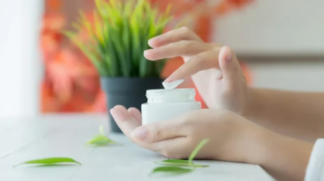 Krim, Lotion, atau Gel? Ini Pilihan Pelembab Sesuai Jenis Kulit Kamu