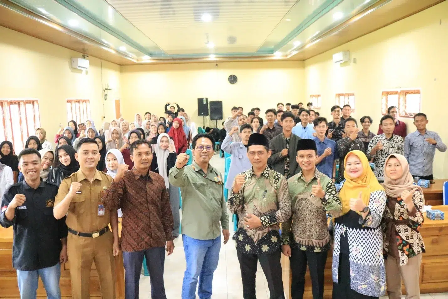 Peluang dan Tantangan di Era Digital.