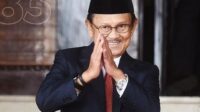 Membuka Pintu Reformasi: Keberanian Habibie di Tengah Krisis
