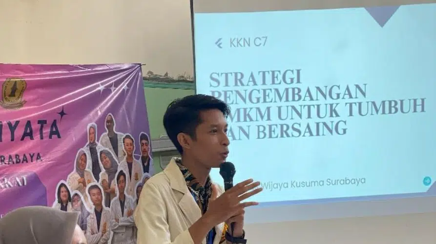 Kolaborasi Mahasiswa UWKS dan Masyarakat Gunungsari Surabaya: Berdasarkan UMKM, Edukasi Anak & Remaja, Cek Kesehatan, hingga Cegah Ular Masuk Perkampungan