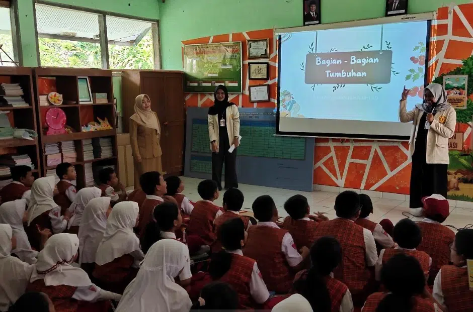 Kolaborasi Mahasiswa UWKS dan Masyarakat Gunungsari Surabaya: Berdasarkan UMKM, Edukasi Anak & Remaja, Cek Kesehatan, hingga Cegah Ular Masuk Perkampungan