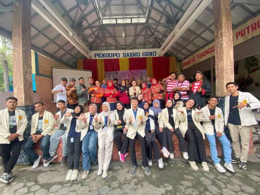 Kolaborasi Mahasiswa UWKS dan Masyarakat Gunungsari Surabaya: Berdasarkan UMKM, Edukasi Anak & Remaja, Cek Kesehatan, hingga Cegah Ular Masuk Perkampungan