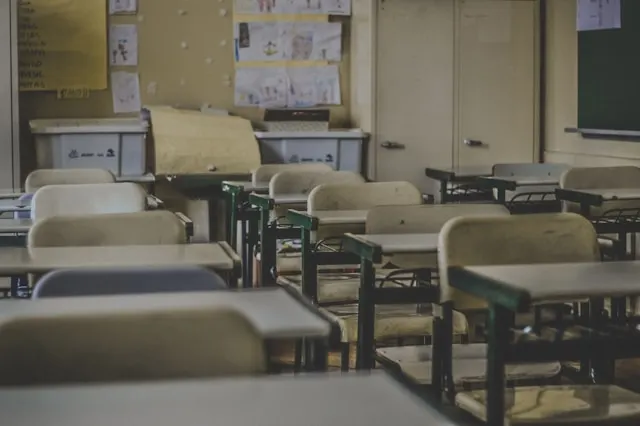 Demi Sekolah, Mereka Menempuh Jarak Sejauh Ribuan Kilometer