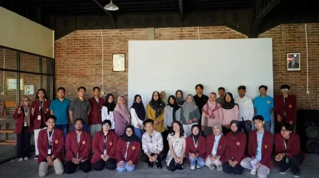 Tim KKN ISI Surakarta Mengadakan Program Kerja Pelatihan Content Creator & Public Speaking.