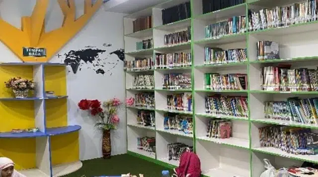 Teknologi dalam Perpustakaan SD.