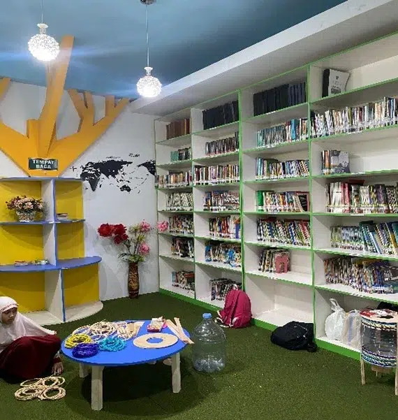 Teknologi dalam Perpustakaan SD.