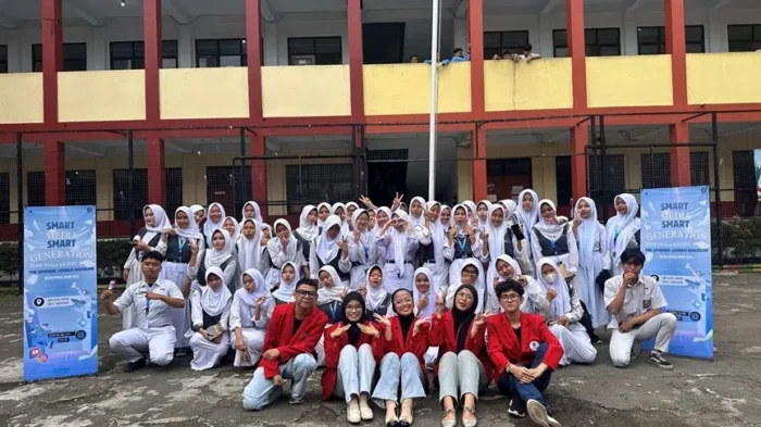Kuliah Peduli Negeri (KPN) Universitas Mercu Buana: Penyuluhan Literasi Digital di SMA Bina Insani Tangerang