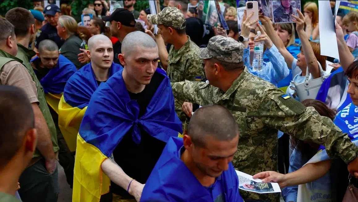 Sumber : https://edition.cnn.com/2025/06/09/europe/russia-ukraine-prisoner-swap-war-latam-intl