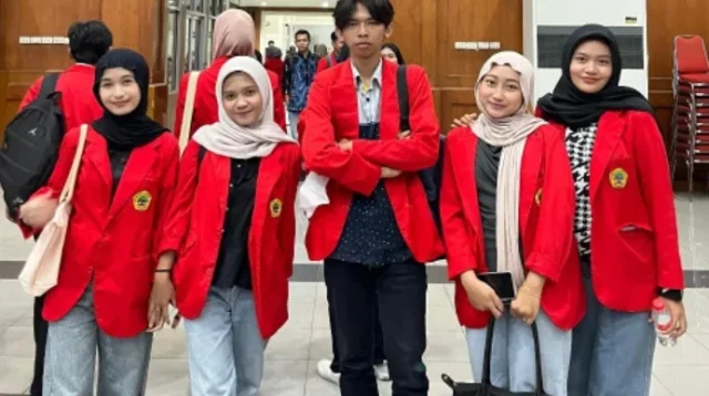 Kuliah Politik Bareng "WAWALI CAK JI" Administrasi Publik UNTAG Surabaya di Gedung Pemkot Surabaya