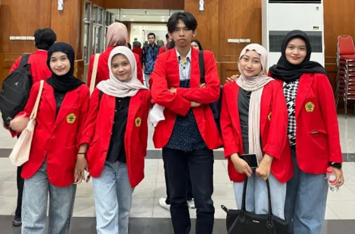 Kuliah Politik Bareng "WAWALI CAK JI" Administrasi Publik UNTAG Surabaya di Gedung Pemkot Surabaya