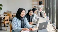Pentingnya Penggunaan Internet yang Bijak