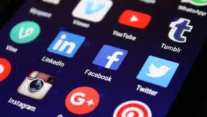 Ketika Media Sosial Mengendalikan Hidup