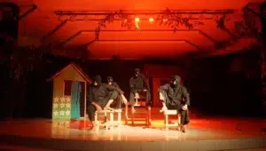 dramaturgi adalah