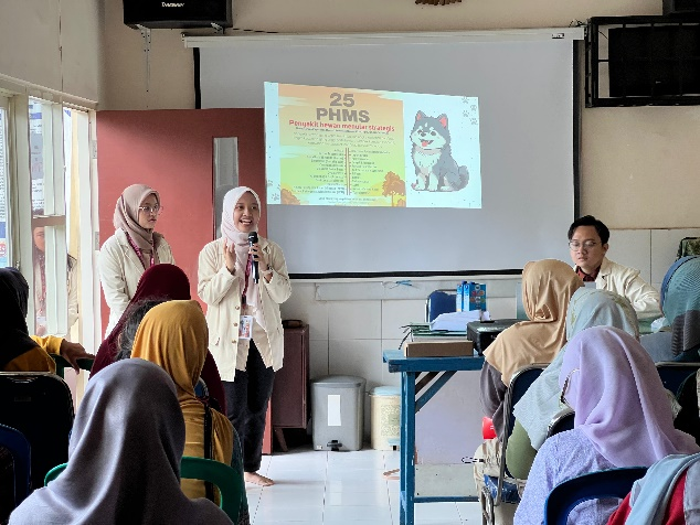 (Gambar 3. Kegiatan Edukasi Penyakit Menular Hewan ke Manusia)