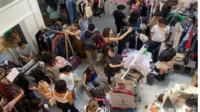 Kenapa Anak Muda Suka Thrifting? Mengungkap Motivasi di Balik Belanja Barang Bekas