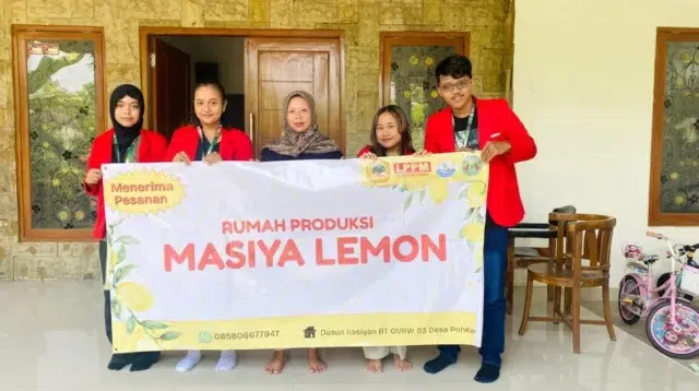 UMKM Desa Kini Lebih Siap: Berkat Inovasi dan Digitalisasi ala Mahasiswa UNTAG Surabaya